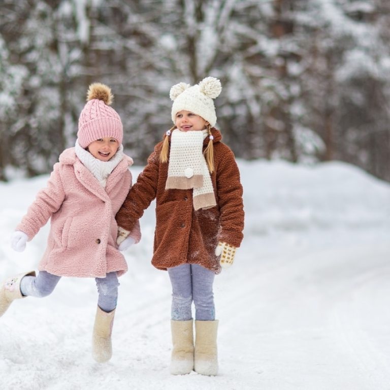 Children,Run,And,Play,In,The,Winter,Forest