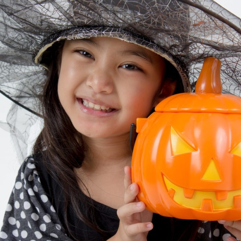 Portrait,Of,Little,Asian,Girl,In,Black,Hat,And,Black