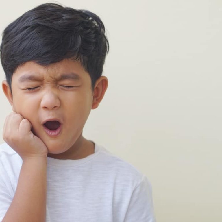 Little,Asian,Boy,5,Year,Old,Suffering,From,Toothache,Pain